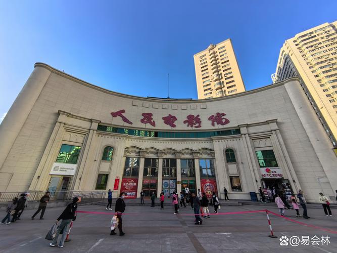 亚洲男人的天堂在线的相关介绍
