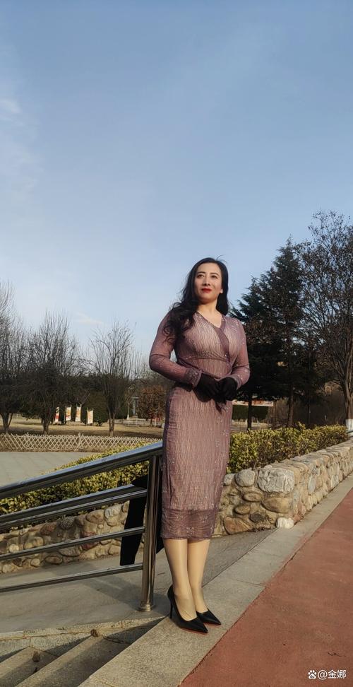 欧美亚洲人妻在线一区的相关介绍