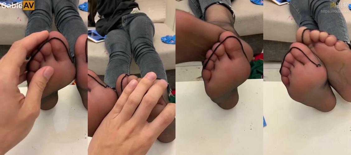亚洲小少妇蜜乳av的相关介绍