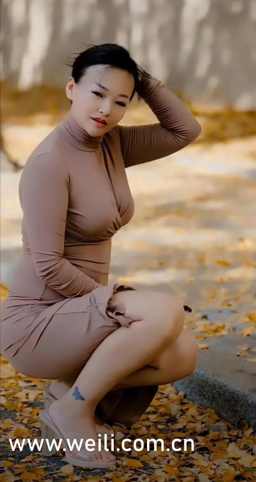 插处女警花的相关介绍